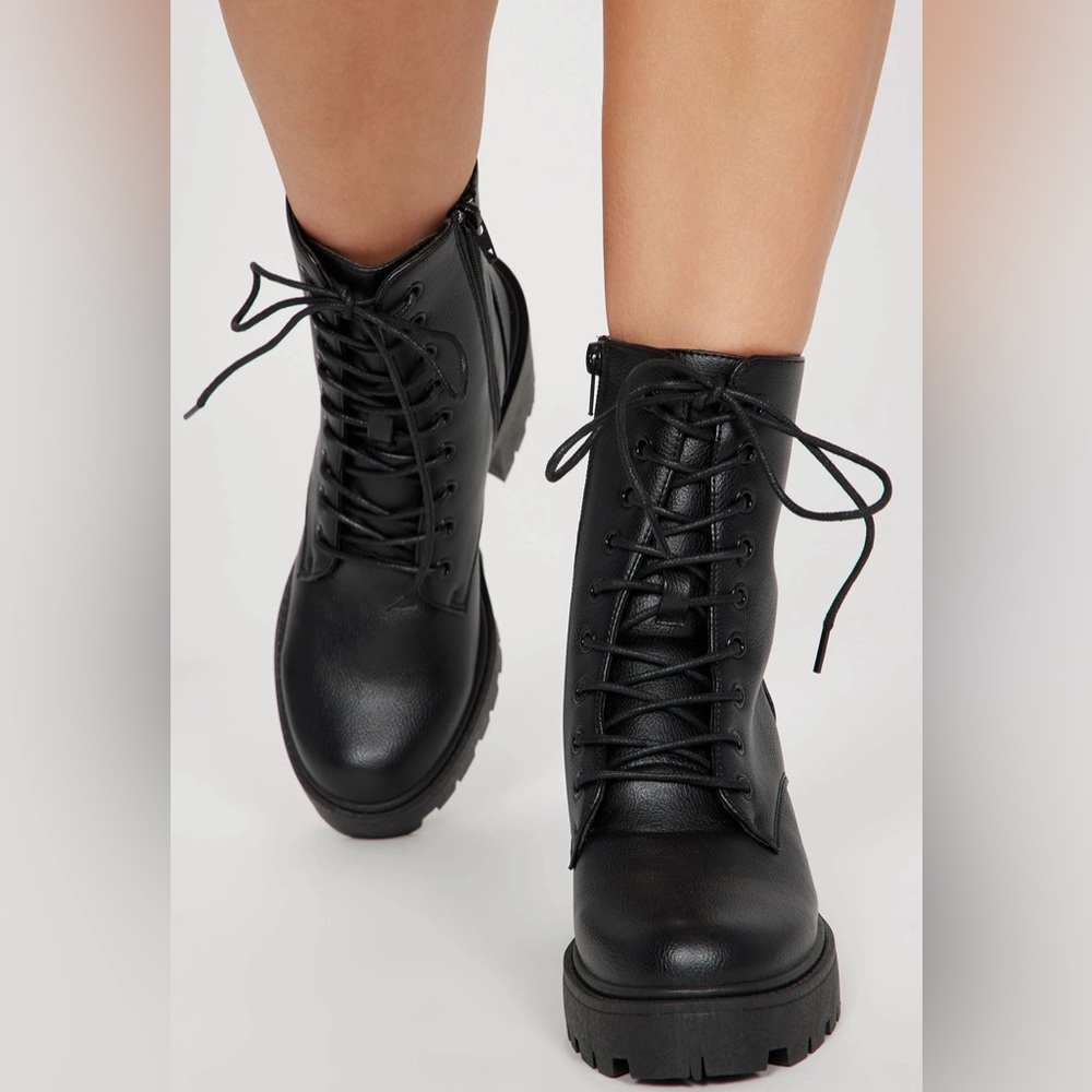 BRAND NEW BLACK COMBAT BOOTS!